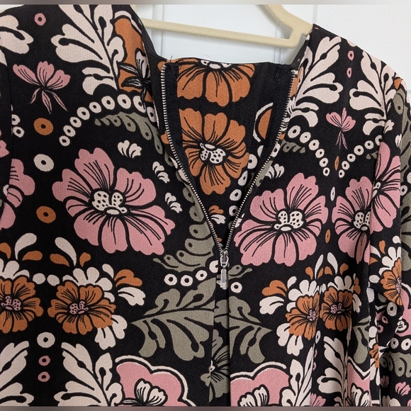 H&M Flowy Floral Patterned Top - Picture 3 of 6